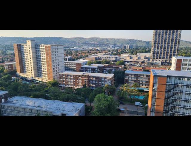 2 BEDROOM PROPERTY TO RENT IN BEDFORD GARDENS